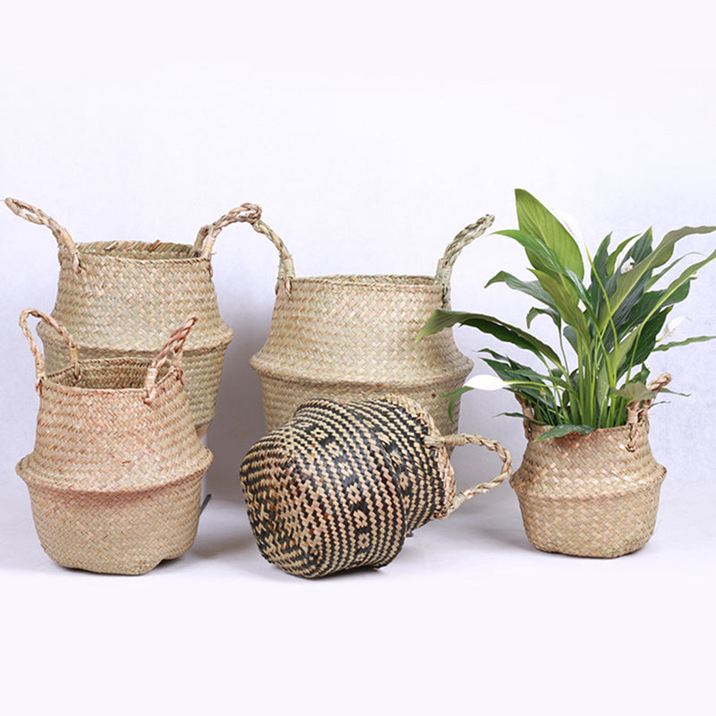 Panier de fleurs d'algues et de paille tissé