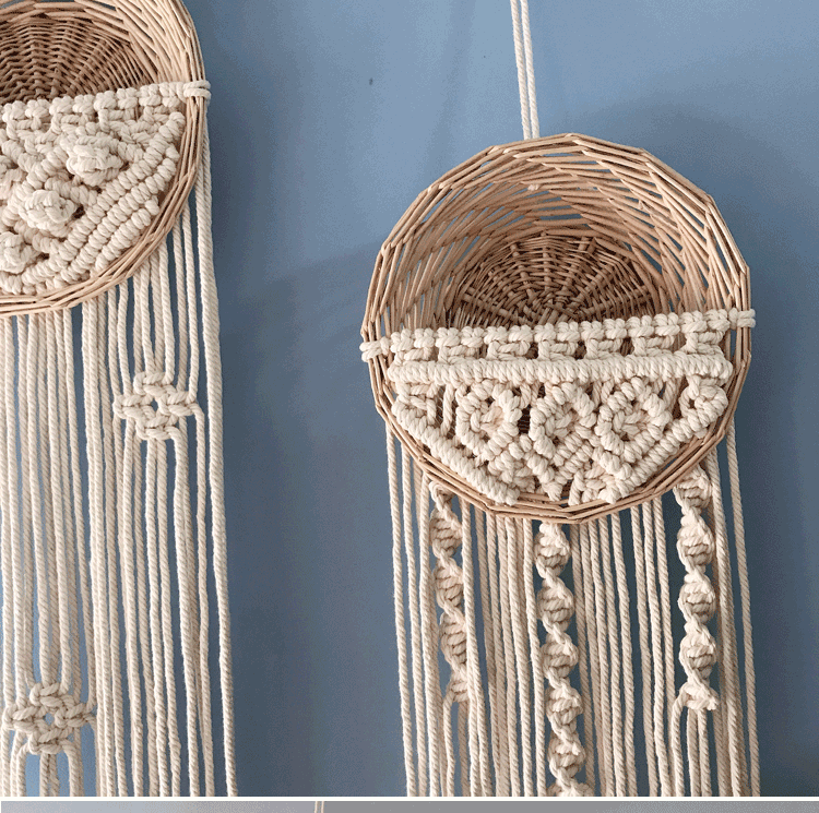 Panier suspendu en rotin tressé