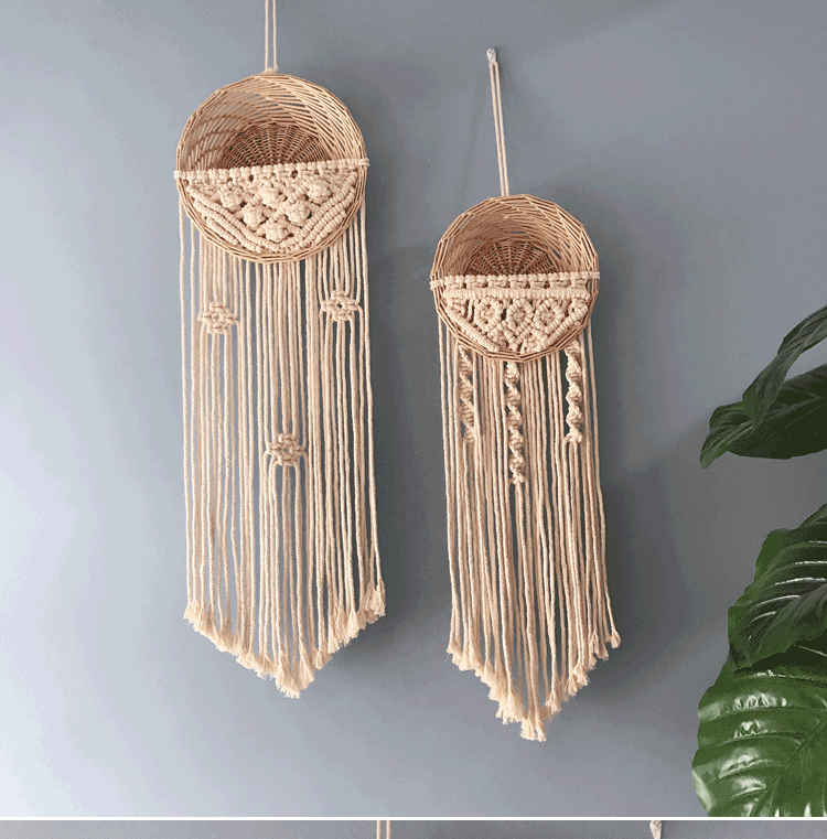 Panier suspendu en rotin tressé
