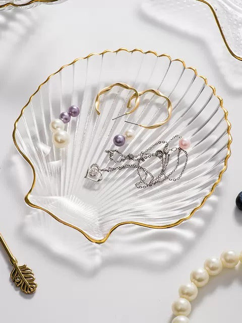 Assiette de vaisselle en verre à bordure dorée