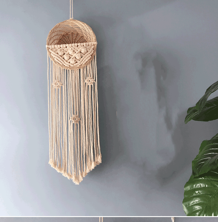 Panier suspendu en rotin tressé