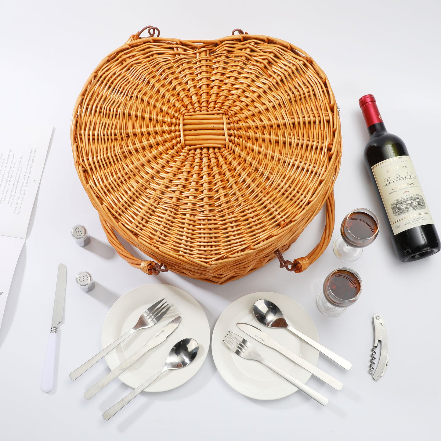 Panier de pique-nique en forme de cœur en rotin pour couverts d'extérieur