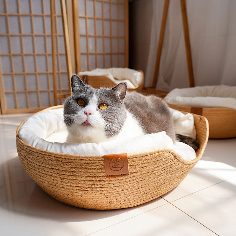 Litière pour chat en rotin de type oreiller environnant